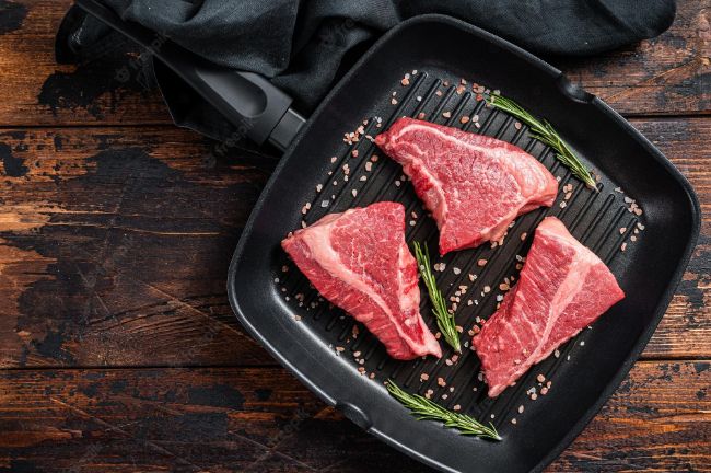 an image of best skillets for steak 