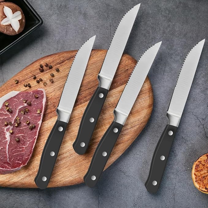 Amazon Basics Steak Knife Set 