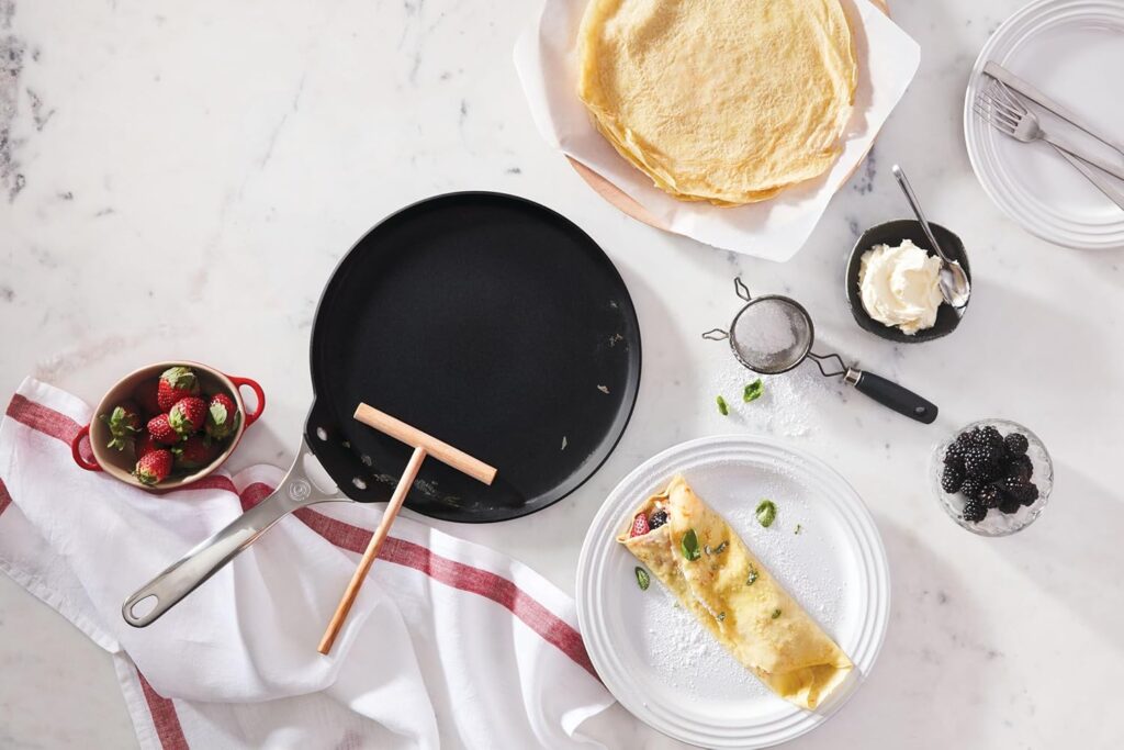 Le Creuset Toughened Nonstick PRO Crepe Pan (11")